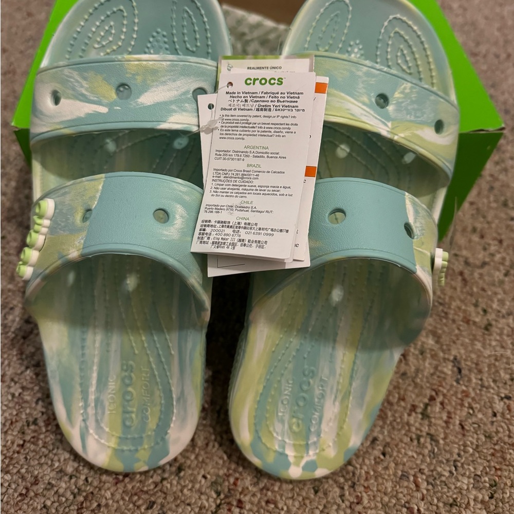 Crocs marbled blue sandal